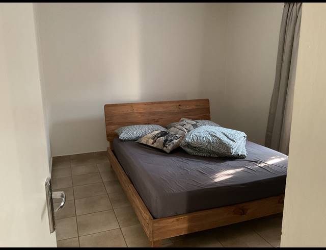 3 BEDROOM FREESTANDING FOR SALE IN KOSMOSDAL